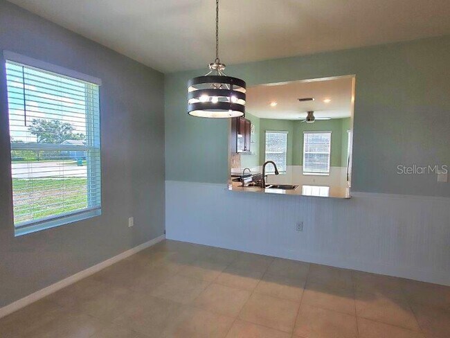 Building Photo - 3648 Pebble Terrace