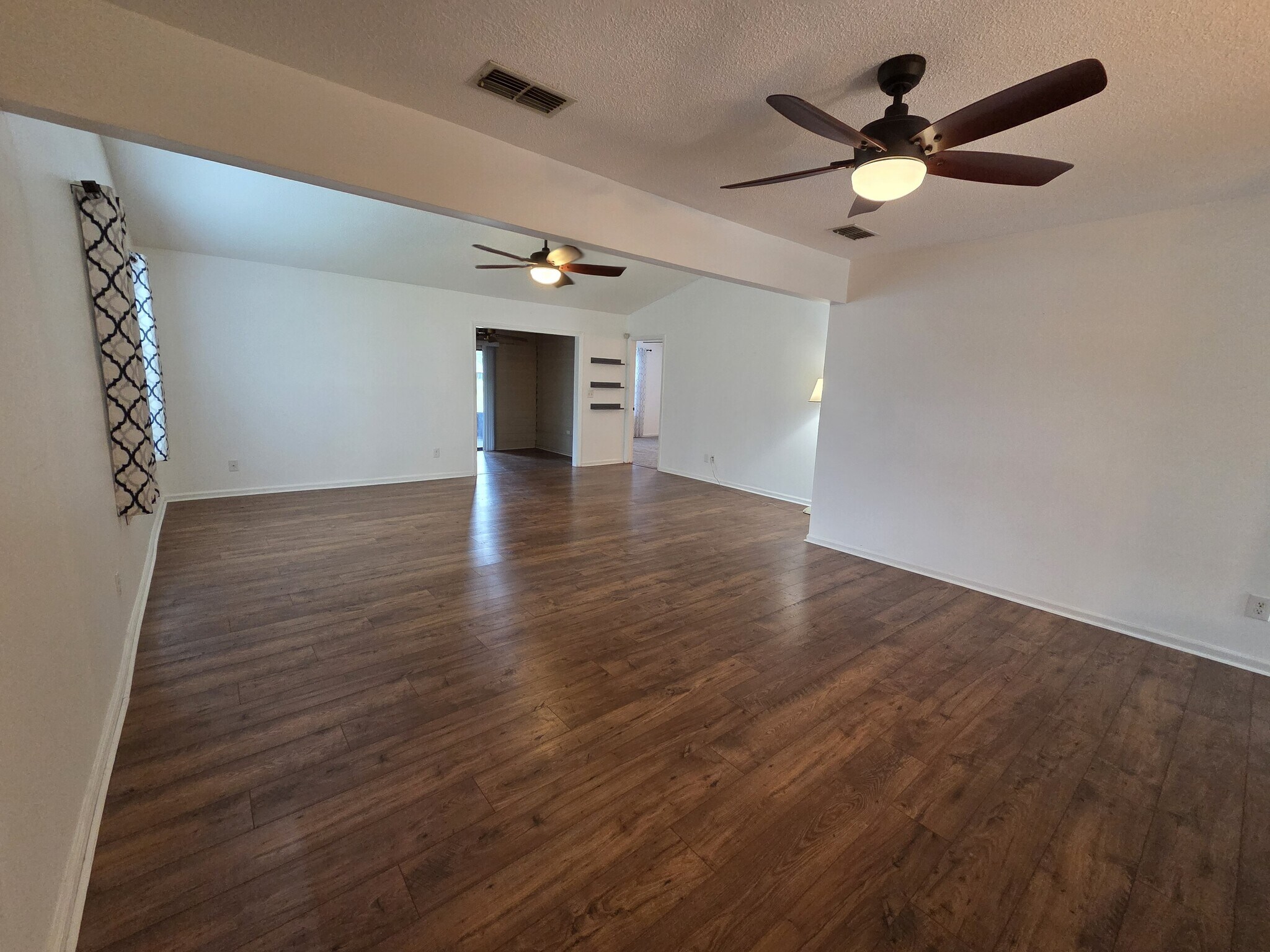Building Photo - 35086 Whispering Oaks Blvd