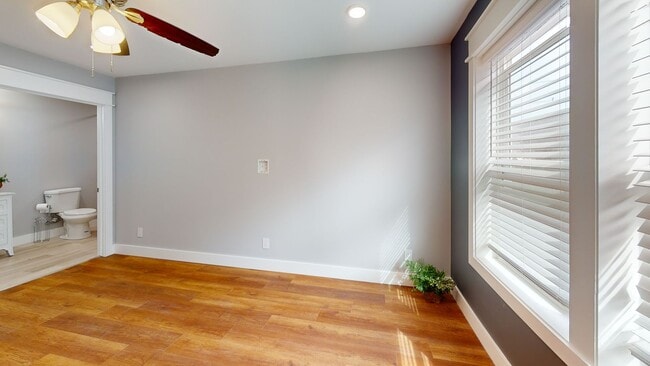 Building Photo - 6BR/6BA Unit with Private Bathrooms | Part...