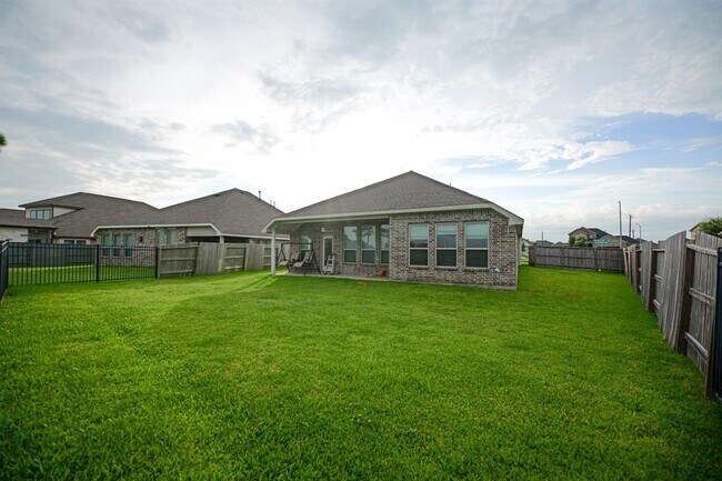 Building Photo - 9326 Hartford Valley Trail