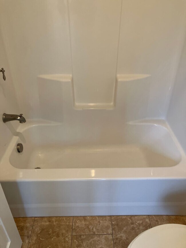 Building Photo - Special!! $500 off first month's rent! Gorgeous 3bd 3ba newer home in quiet neighborhood