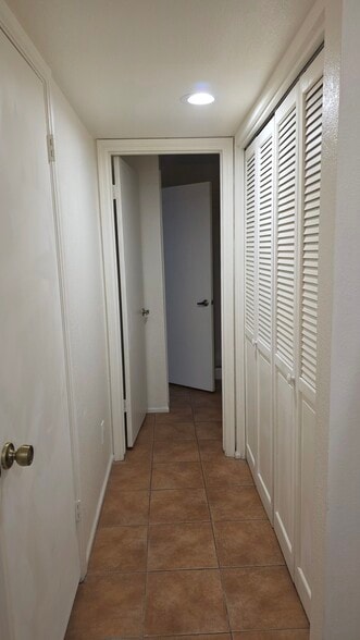 Building Photo - 1717 E Union Hills Dr