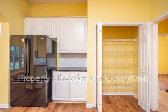 Building Photo - 216 Horseshoe Bend N