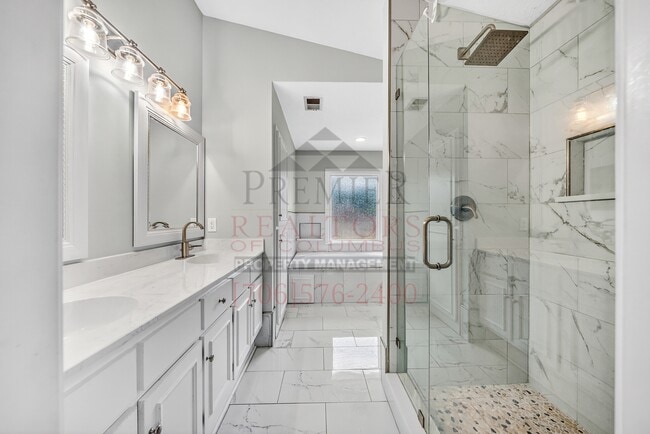 Building Photo - 7005 Robin's Nest Dr