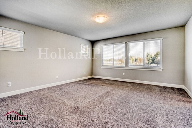 Building Photo - Beautiful 4-bedroom, 3-bathroom residence in desirable Hillsboro, OR.