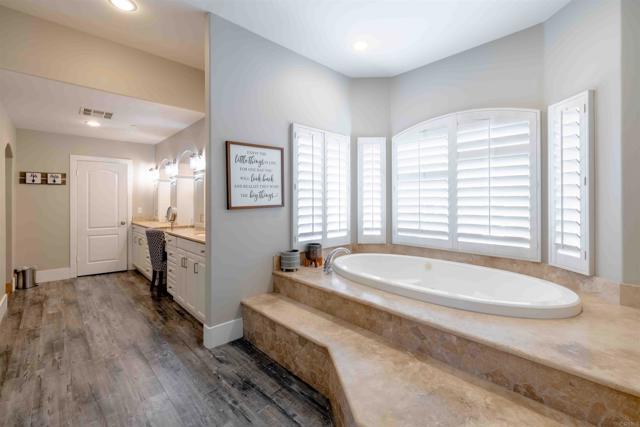 Building Photo - 15263 Presilla Dr