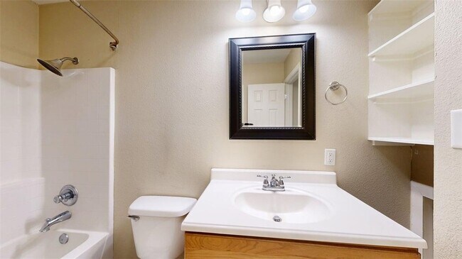 Building Photo - 1724 Boardwalk Ct