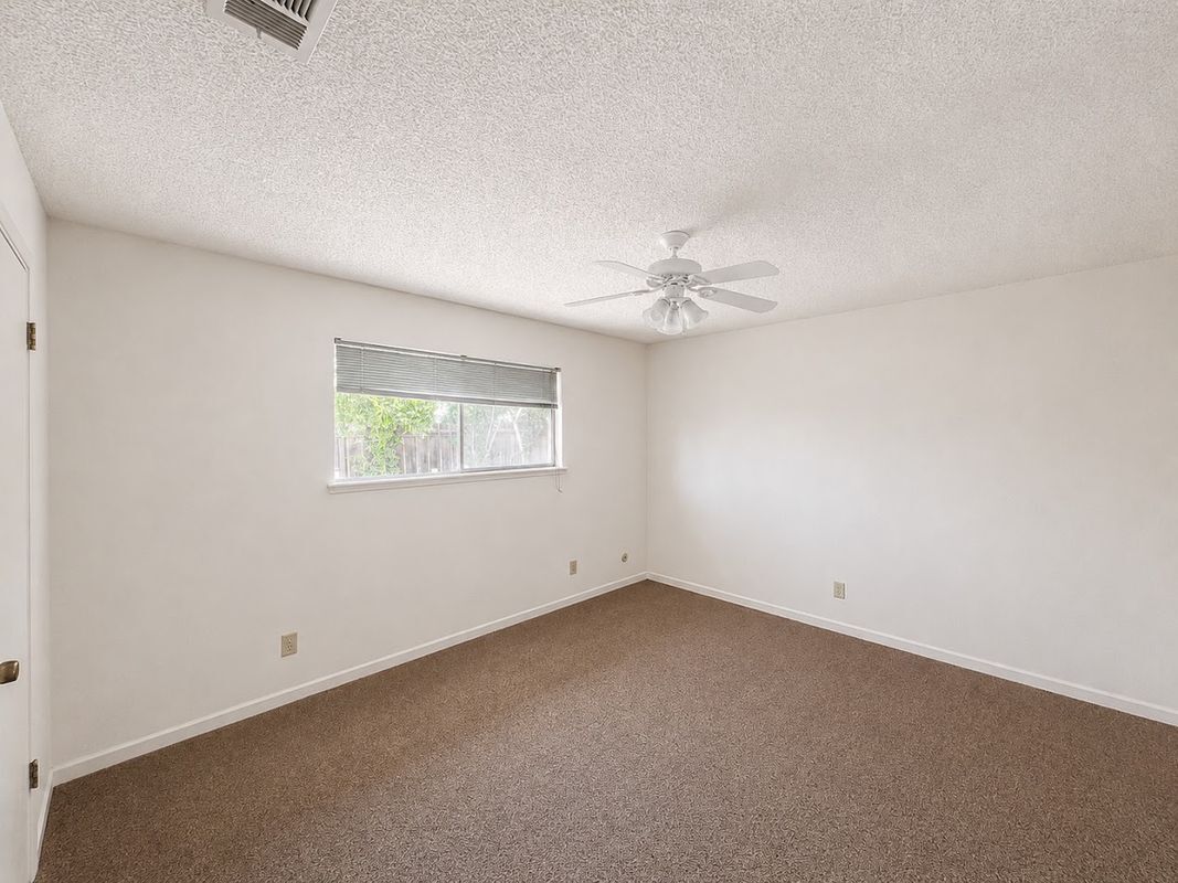 Building Photo - 3440 La Jolla Way