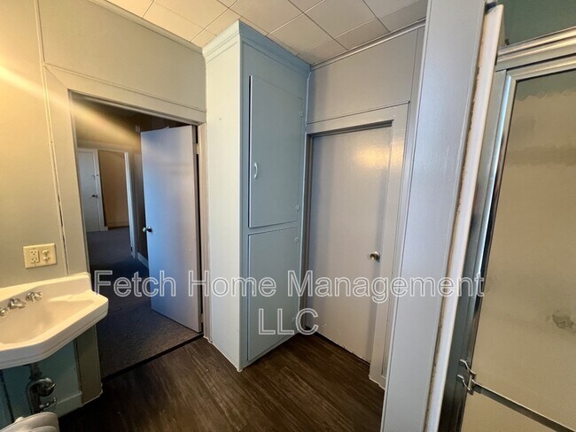 Building Photo - 1287 W Penn Ave