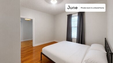 Building Photo - Room in Shared 4 bed/1 bath home in Dorchester Center
