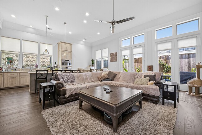 Building Photo - 2703 Kinsley Oaks Dr