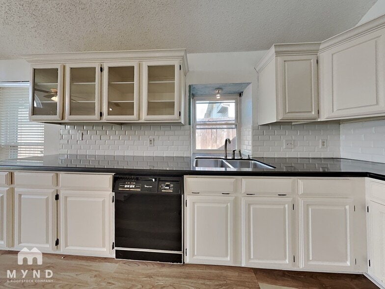 Building Photo - 951 Freshwood Ct