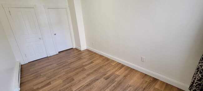 Building Photo - 610 Park St