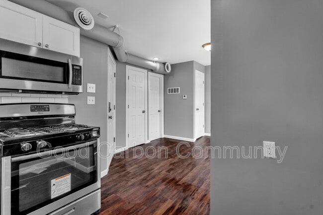 Building Photo - 194 Herkimer St