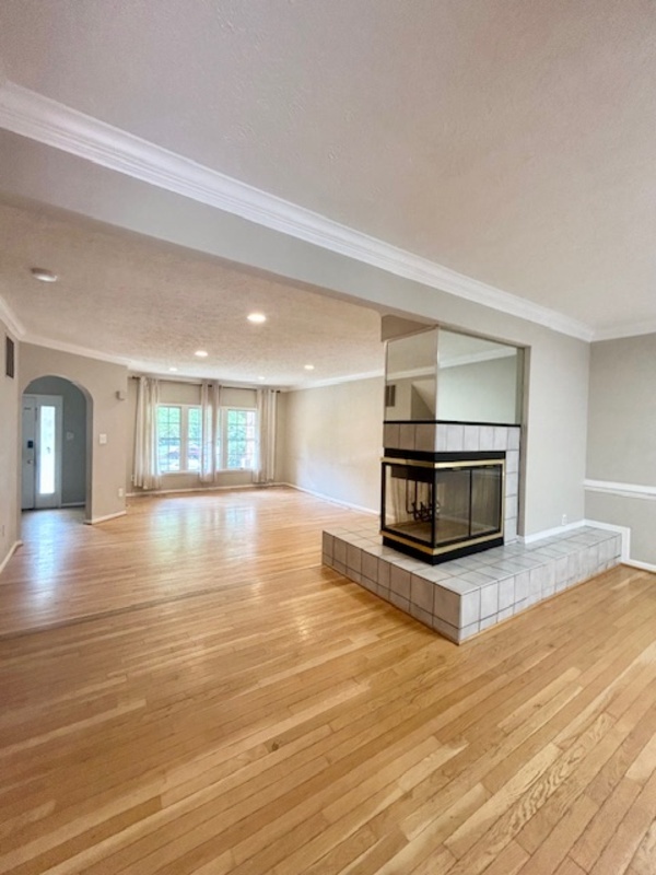 Building Photo - 7 Willwood Ct