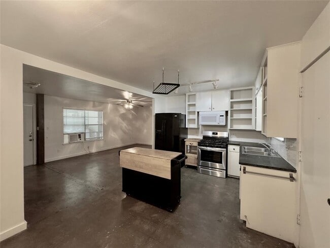 Building Photo - 4708 Red River St