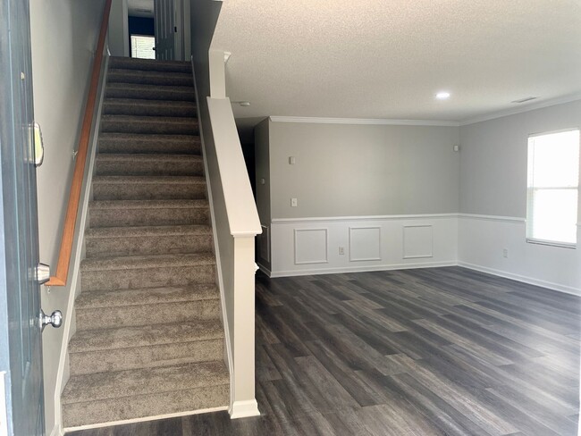 Building Photo - Spacious 2 Story Home In Raleigh, Availabl...