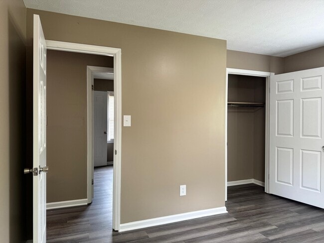 Building Photo - 222 Beechwood Dr