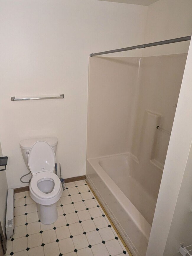 Building Photo - 804 Wildwood Blvd