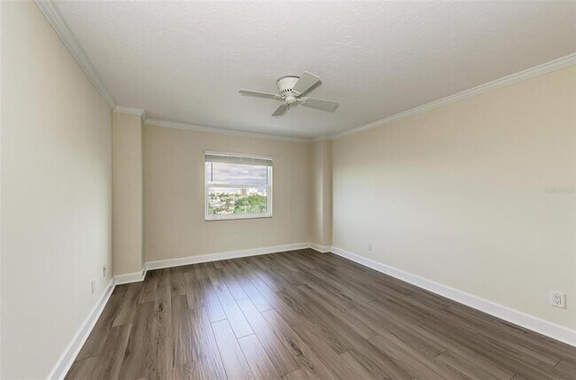 Building Photo - 435 S Gulfstream Ave