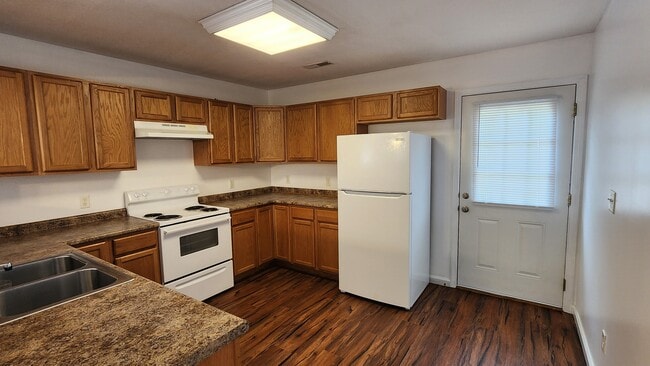 Building Photo - 1524 Mayberry Ln