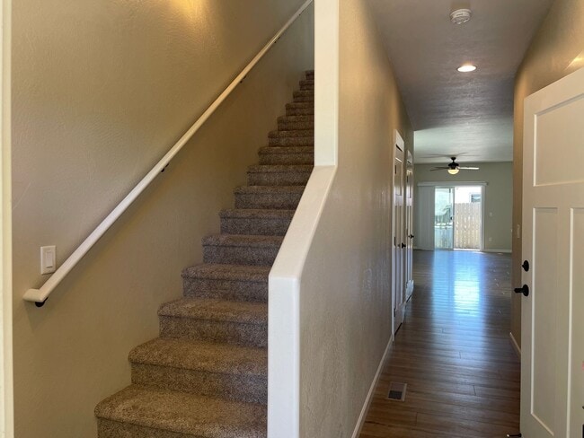Building Photo - ****HALF OFF FIRST MONTH"S RENT*****Beautiful Two Story 3 Bedroom 2.5 Bath Townhome