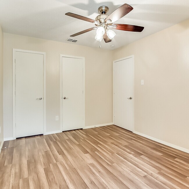 Building Photo - 2417 Clearhaven Ct