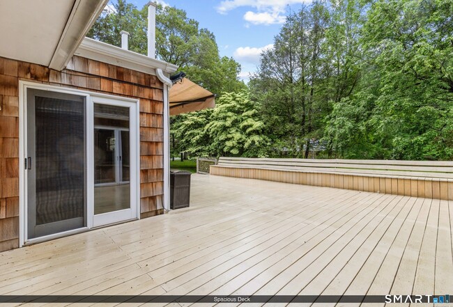 Building Photo - 190 E Rocks Rd