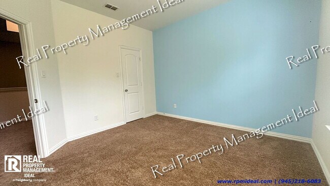 Building Photo - 304 Basil St