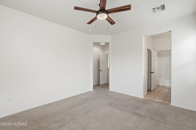 Building Photo - 584 N Highlands Grove Ln
