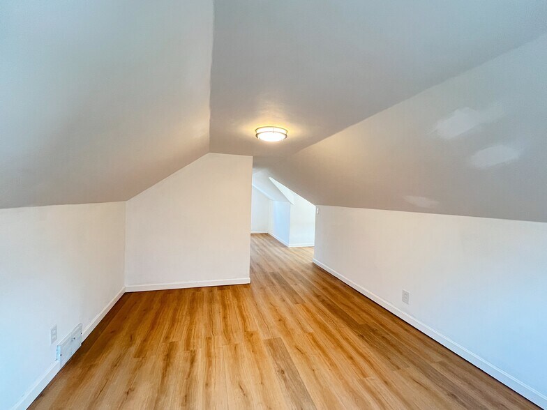 Building Photo - 4530 Wood Ave