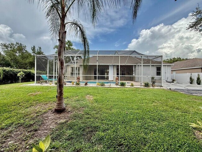 Building Photo - 4301 River Close Blvd