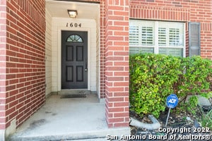 Building Photo - 1604 Rolling Brook Ln