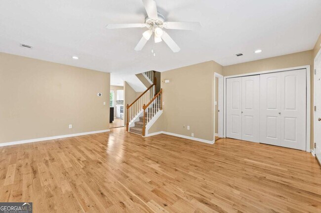 Building Photo - 2266 Oak Glenn Cir
