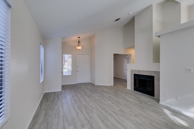 Building Photo - Beautifully Upgraded 3BD/2BA Home in Henderson’s Green Valley