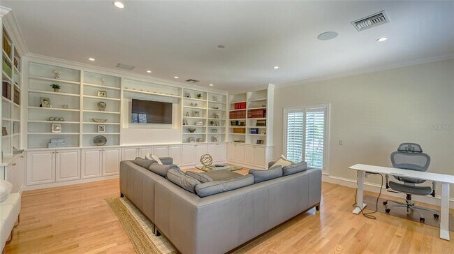 Building Photo - 1121 Morningside Pl