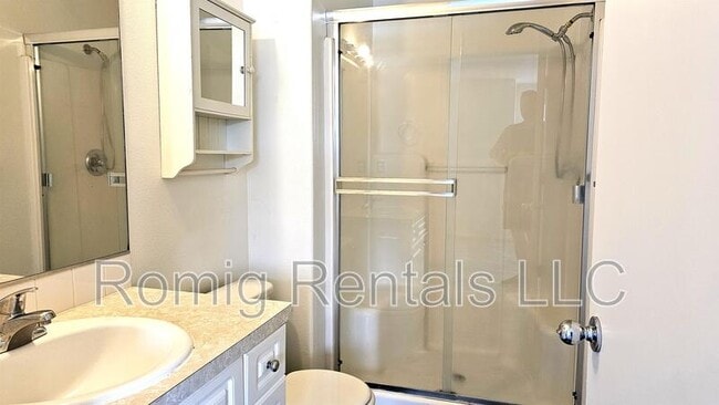 Building Photo - 6709 NE 55th St