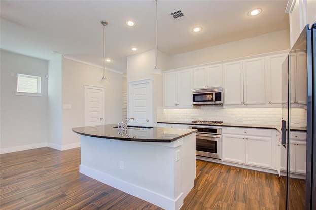 Building Photo - 18118 Moonlit River Dr