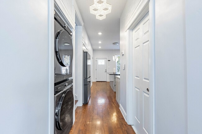 Building Photo - 7219 S Peoria St