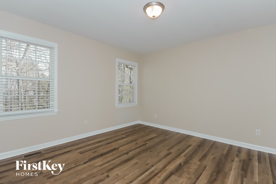 Building Photo - 226 Heritage Pl