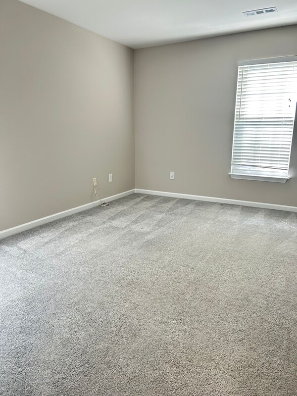 Building Photo - 226 Windsong Dr