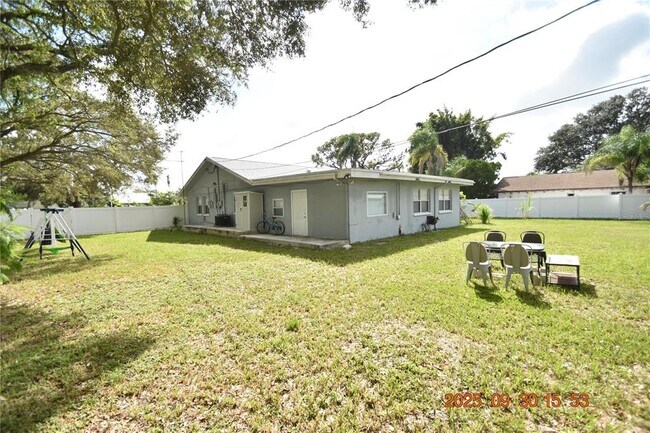Building Photo - 3295 Adrian Ave