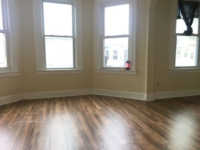 Building Photo - 164 Armstrong Ave