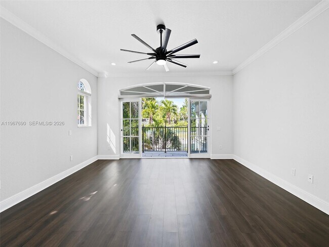 Building Photo - 827 SE 2nd Ct