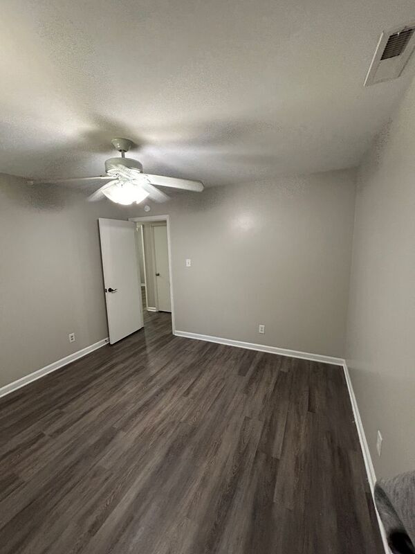 Building Photo - 2001 Old Iron Rd