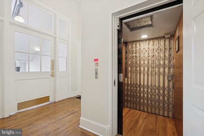 Building Photo - 246 Fitzwater St