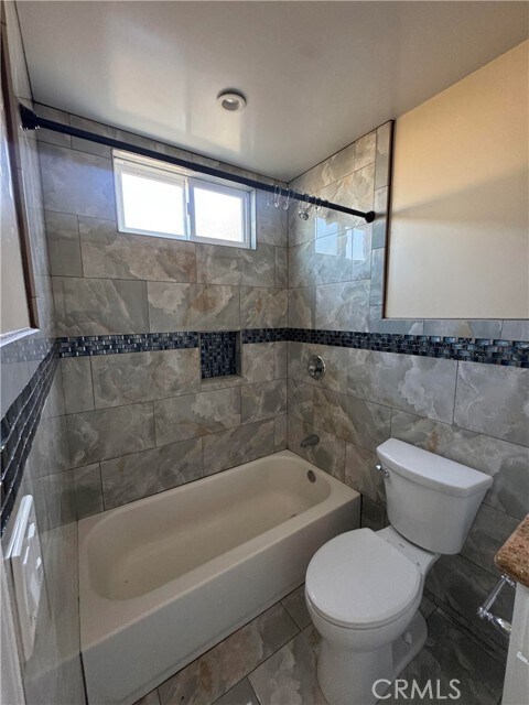 Building Photo - 3533 W 109th St