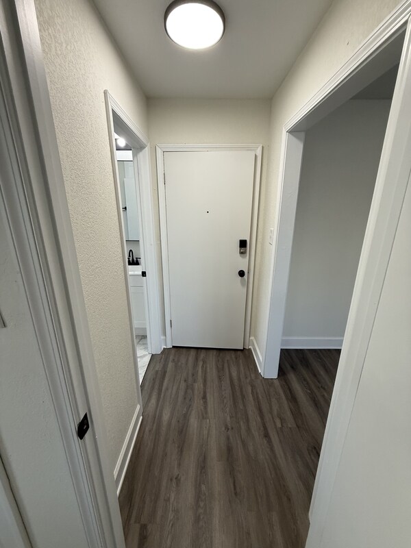 Building Photo - 9654 Selby Pl