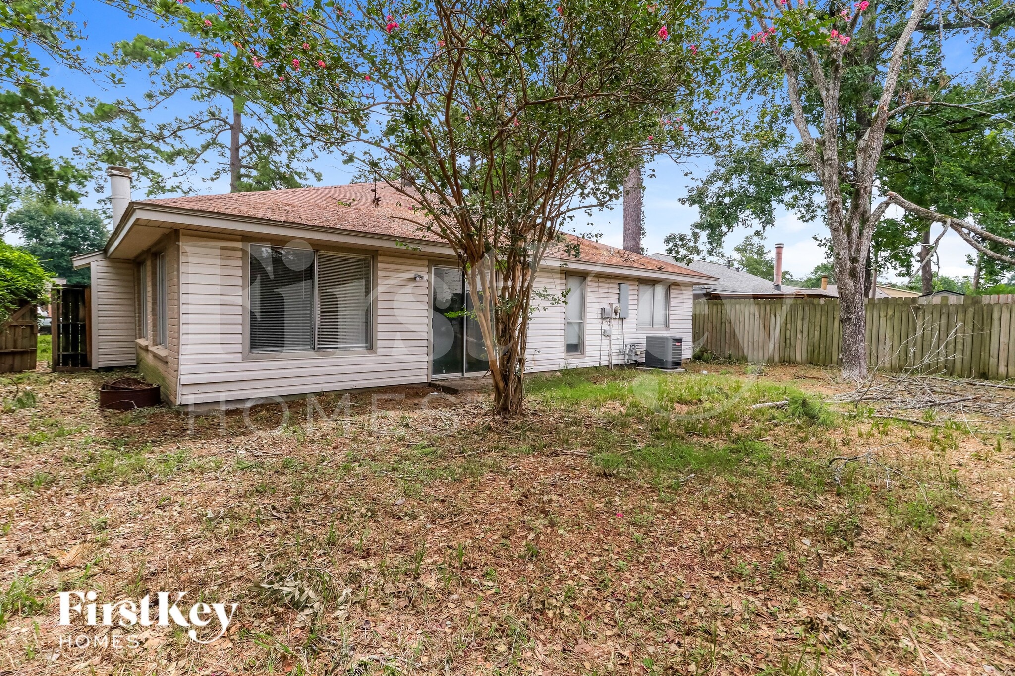 Building Photo - 22319 Meadowrock Dr