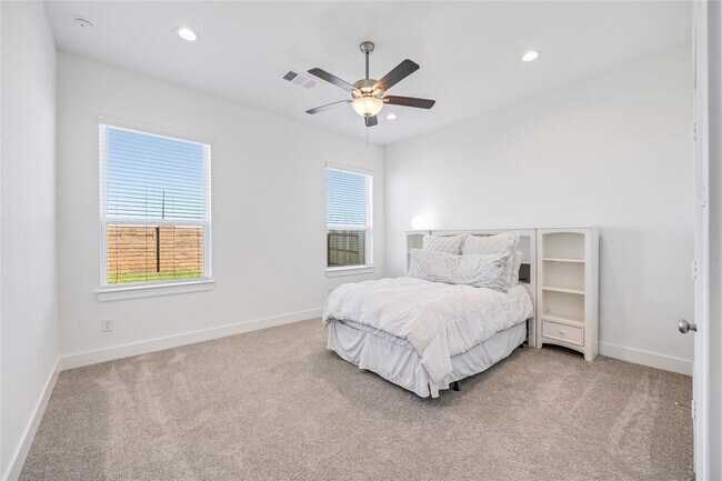 Building Photo - 21130 Garden Palm Dr